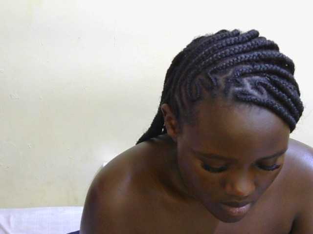 Riccara live cam on BongaCams