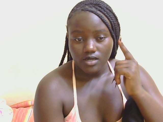 Riccara live cam on BongaCams