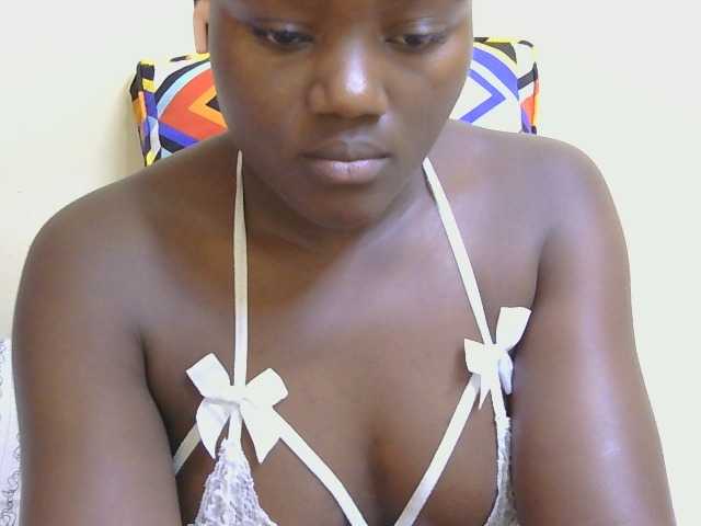Riccara live cam on BongaCams