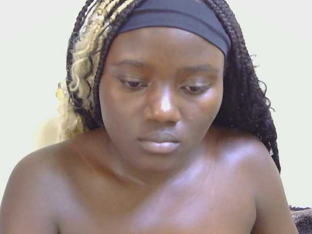 Riccara live cam on BongaCams