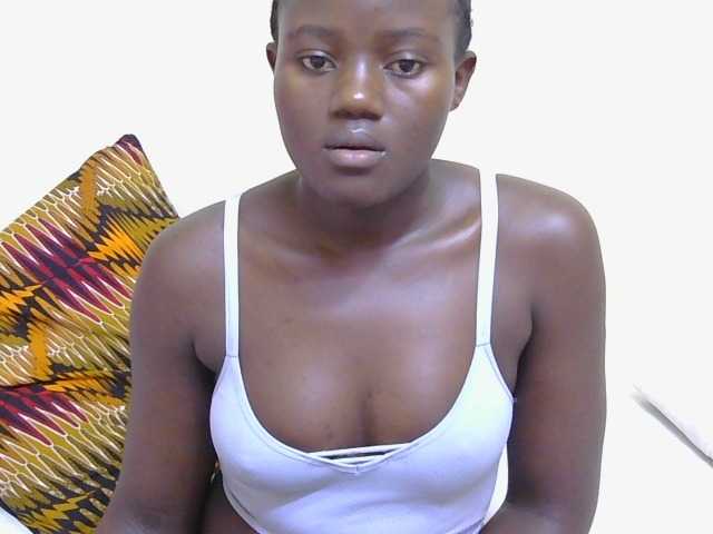 Riccara's BongaCams show and profile