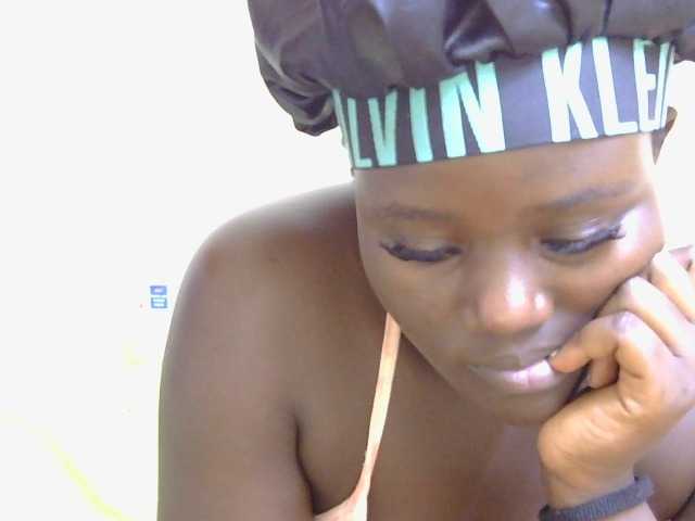 Riccara live cam on BongaCams