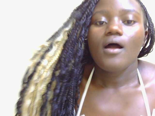 Riccara live cam on BongaCams