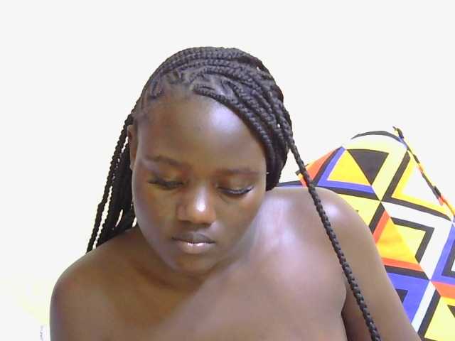 Riccara live cam on BongaCams