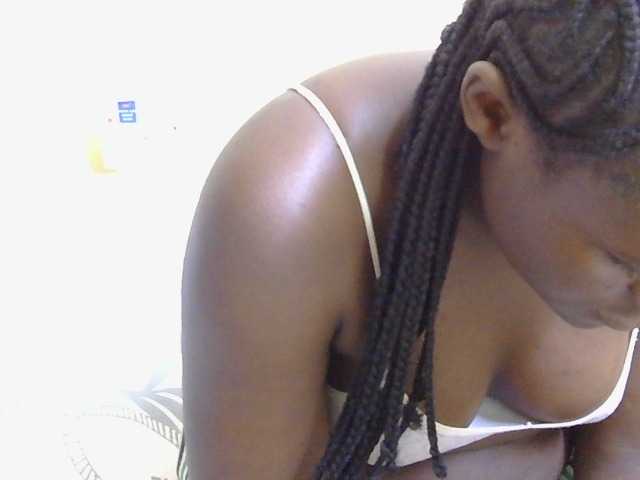Riccara live cam on BongaCams