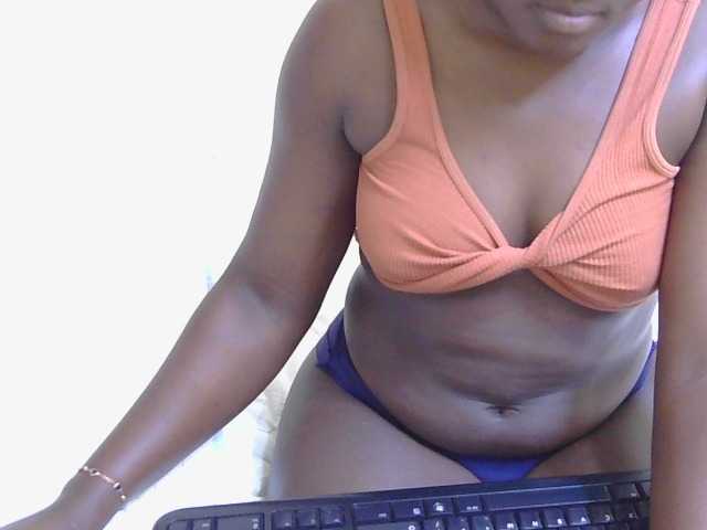 Riccara live cam on BongaCams