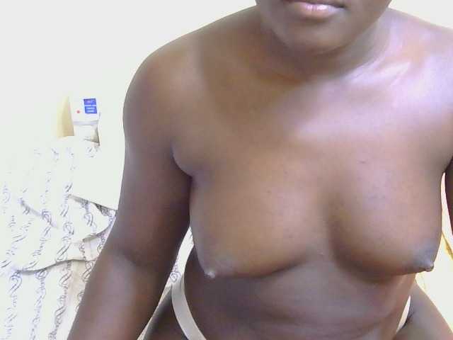 Riccara live cam on BongaCams