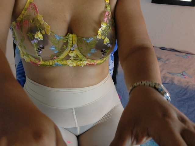 hairygirl83 live cam on BongaCams