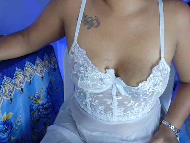 hairygirl83 webcam