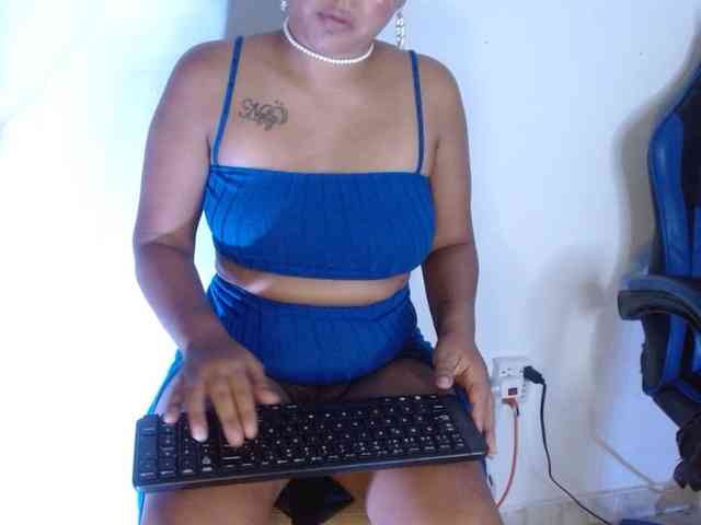 hairygirl83 webcam
