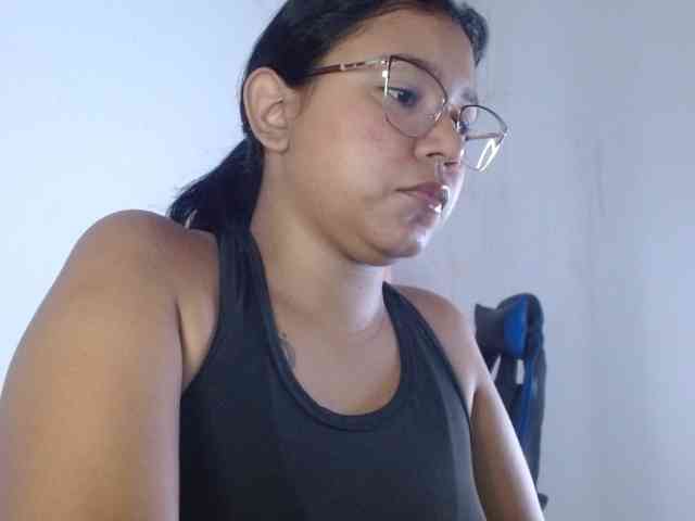 hairygirl83 webcam