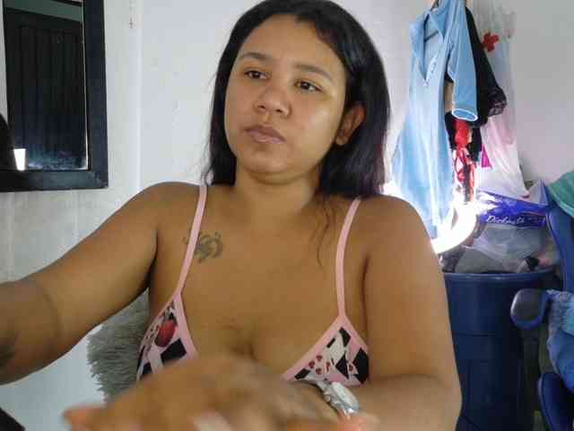 hairygirl83 webcam