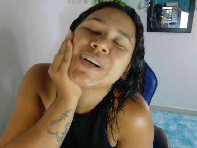 hairygirl83 webcam