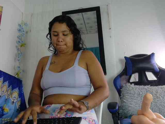 hairygirl83 webcam