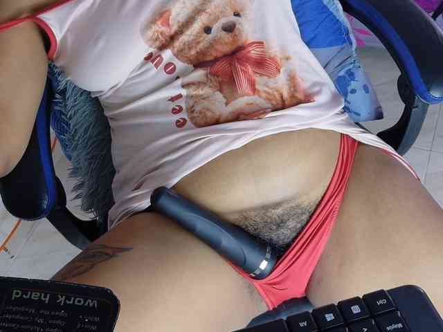 hairygirl83 webcam
