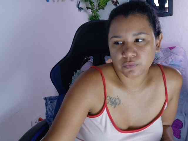 hairygirl83 webcam
