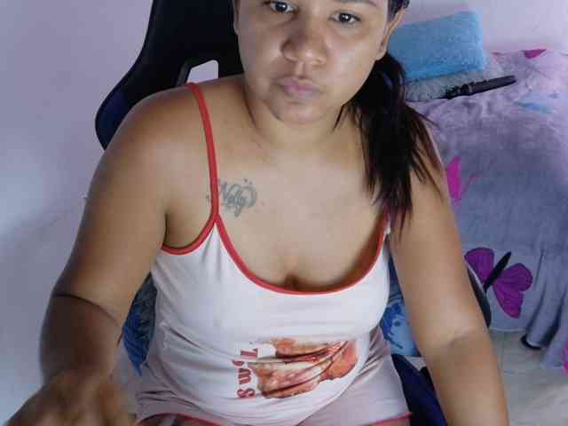 hairygirl83 webcam