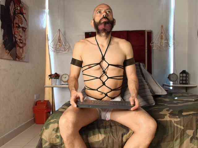 JorgePerezz Sex Cam Show