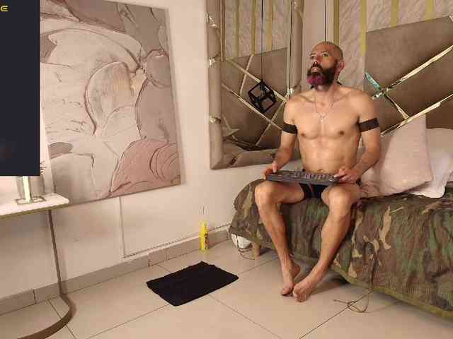 JorgePerezz Sex Cam Show