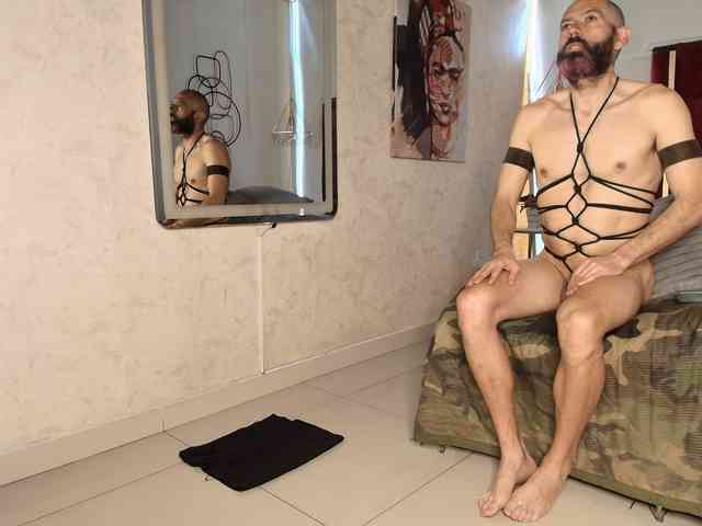 JorgePerezz Sex Cam Show