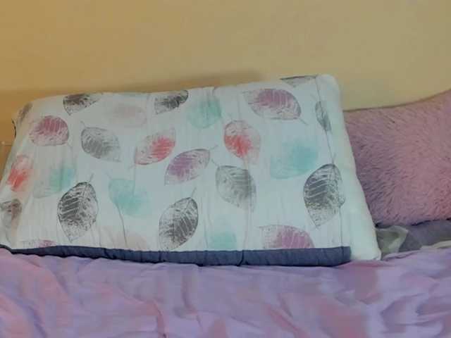 Maelydoll live cam on BongaCams