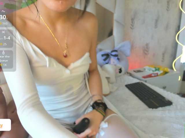 Cloee-tay1 live cam on BongaCams
