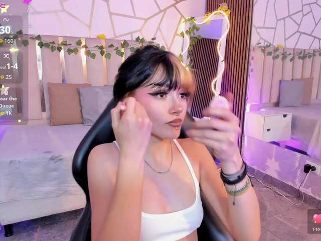 Cloee-tay1 live cam on BongaCams