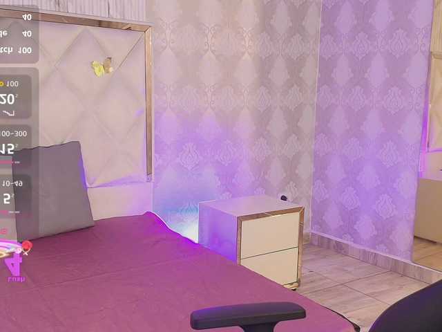 Cloee-tay1 live cam on BongaCams