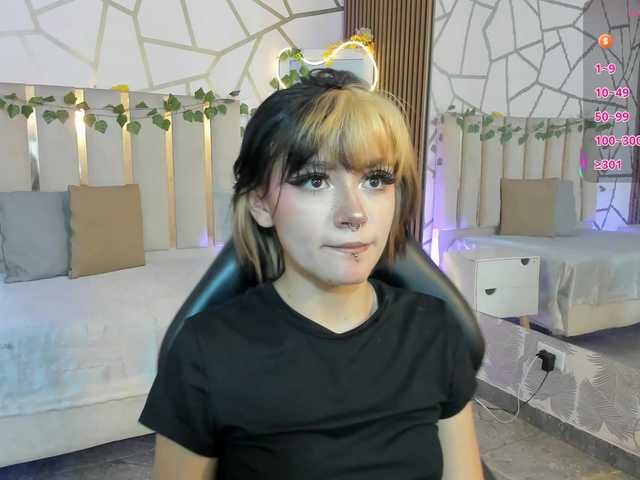 Cloee-tay1 live cam on BongaCams
