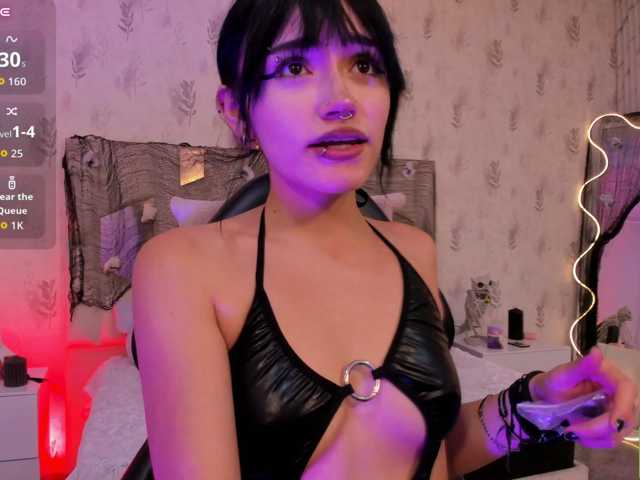 Cloee-tay1 live cam on BongaCams