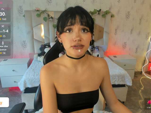 Cloee-tay1 live cam on BongaCams