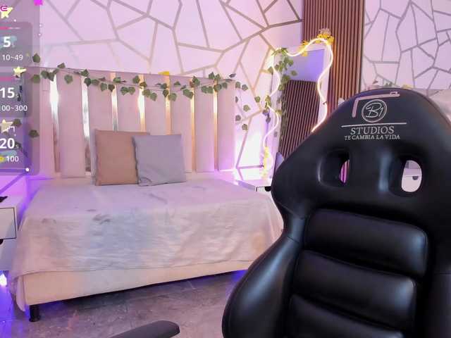 Cloee-tay1 live cam on BongaCams