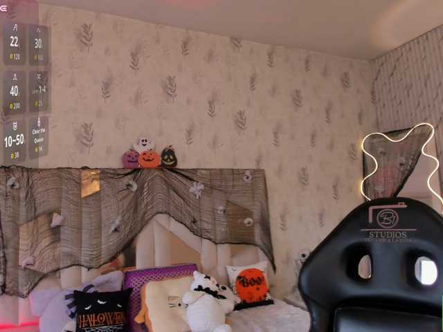 Cloee-tay1 live cam on BongaCams
