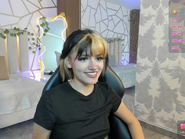 Cloee-tay1 live cam on BongaCams