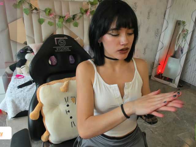 Cloee-tay1 live cam on BongaCams