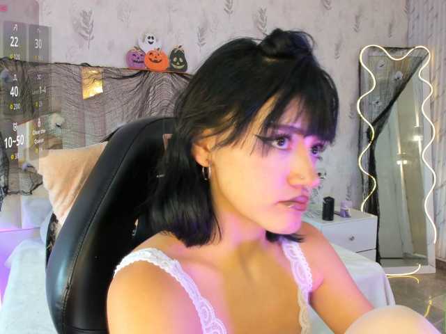 Cloee-tay1 live cam preview
