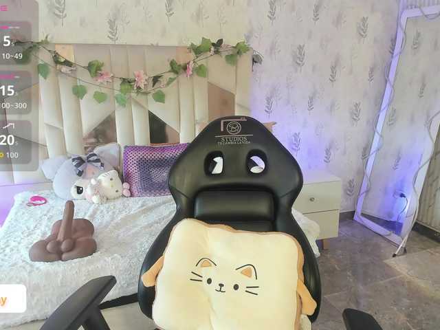 Cloee-tay1 live cam on BongaCams