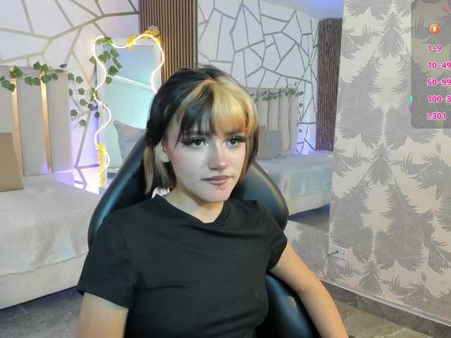Cloee-tay1 live cam on BongaCams