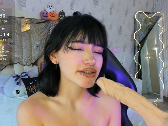 Cloee-tay1 live cam preview