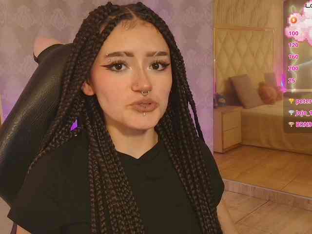 Cloee-tay1 webcam