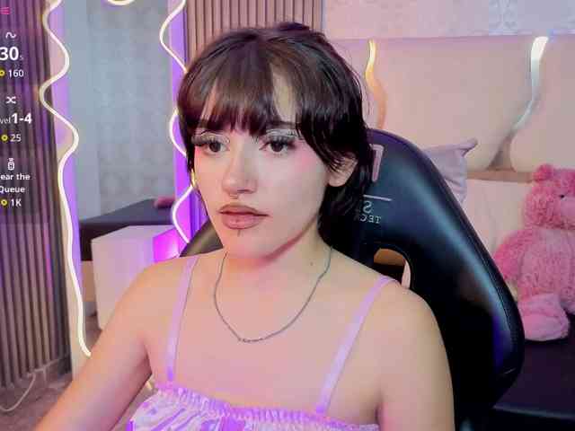 Cloee-tay1 webcam