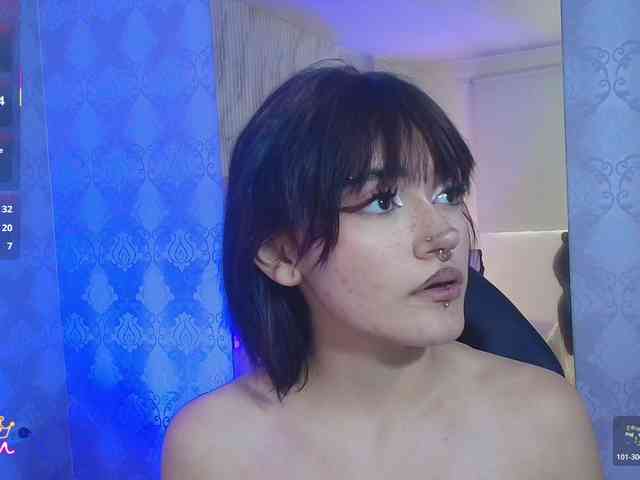 Cloee-tay1 webcam