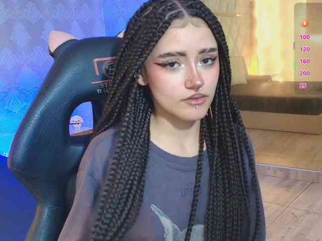 Cloee-tay1 webcam