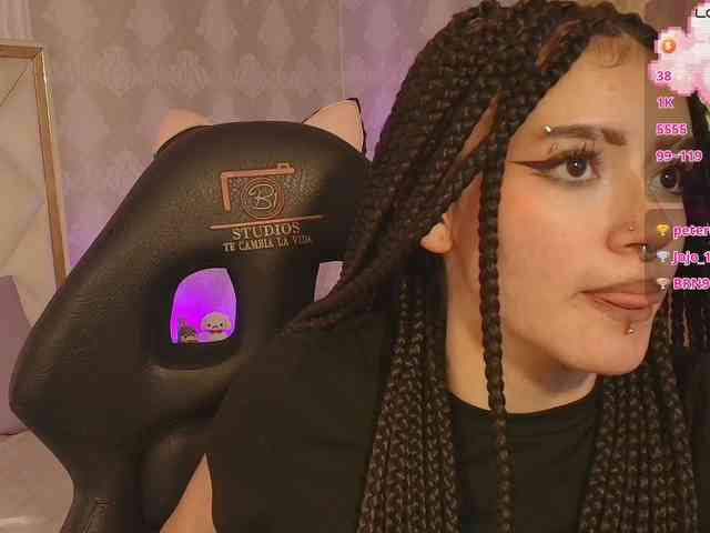 Cloee-tay1 webcam
