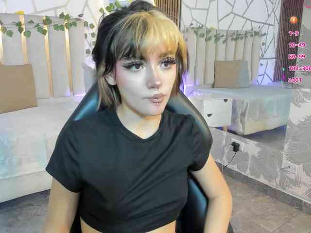 Cloee-tay1 webcam