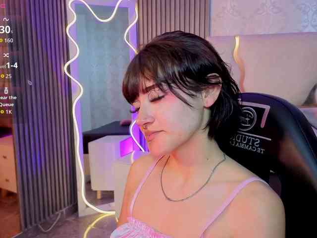 Cloee-tay1 webcam