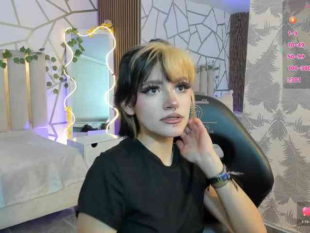 Cloee-tay1 webcam