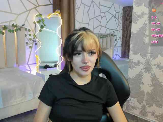 Cloee-tay1 webcam
