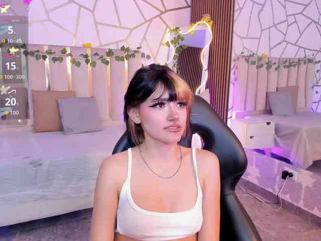 Cloee-tay1 webcam