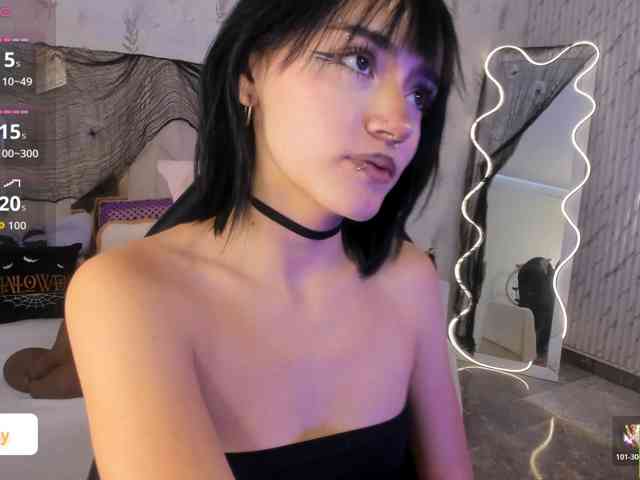 Model: Cloee-tay1